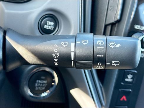 Certified 2025 Subaru Crosstrek 2.5i Limited w/ Crosstrek Mirror Package image 17