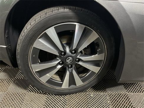 Used 2018 Nissan Sentra SL image 36