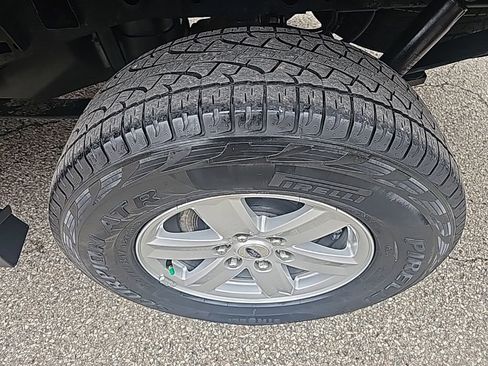 Used 2022 Ford F150 XLT image 35