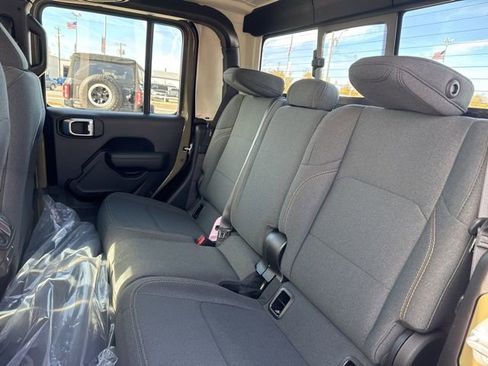 New 2026 Jeep Gladiator Sport AWD/4WD image 11