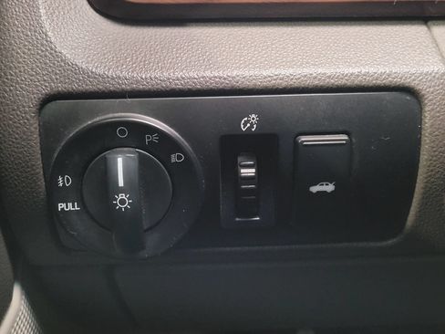Used 2008 Ford Taurus SEL AWD/4WD image 32