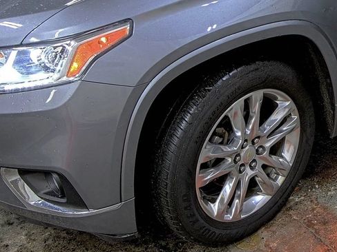 Used 2018 Chevrolet Traverse High Country AWD/4WD image 12