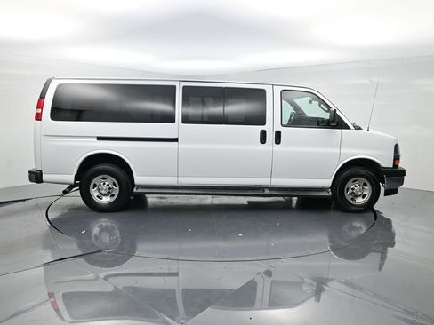 Used 2023 Chevrolet Express 3500 LT w/ LT Preferred Equipment Group RWD image 4