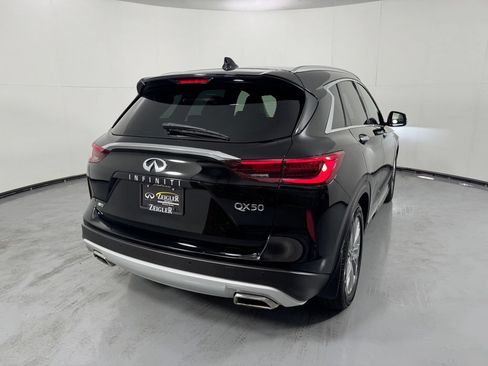 Used 2023 INFINITI QX50 Luxe w/ Accent Package AWD/4WD image 5