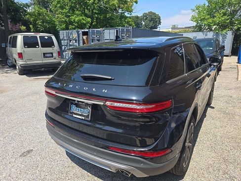 Used 2022 Lincoln Corsair AWD w/ Premium Package image 8