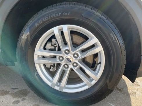 Used 2024 Ford Explorer XLT w/ Equipment Group 202A image 13