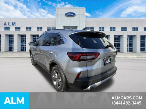 Certified 2023 Ford Escape SE image 8