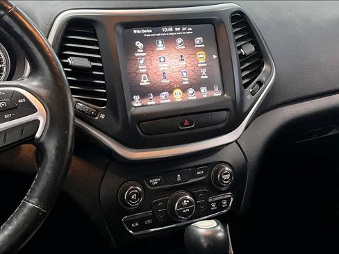 Used 2014 Jeep Cherokee Trailhawk w/ Comfort/Convenience Group image 14