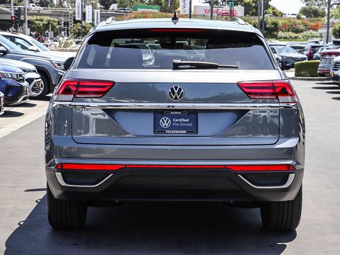 Used 2023 Volkswagen Atlas Cross Sport SE w/ Panoramic Sunroof Package FWD image 8