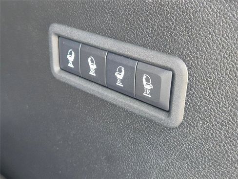 Certified 2024 Jeep Wagoneer Series III w/ Premium Group I image 23