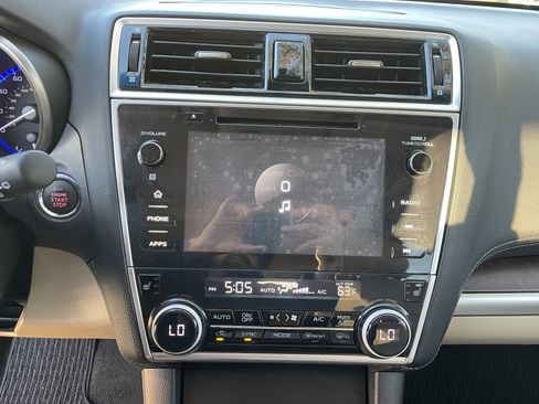 Used 2018 Subaru Outback 2.5i Limited image 21