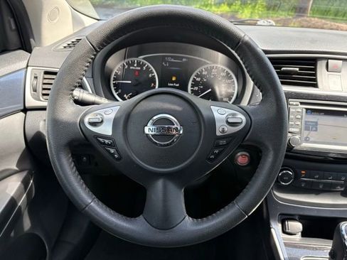 Used 2017 Nissan Sentra SR w/ SR Premium Technology Package FWD image 16