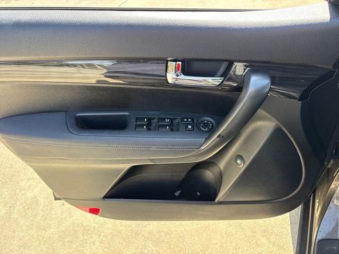 Used 2013 Kia Sorento EX image 15