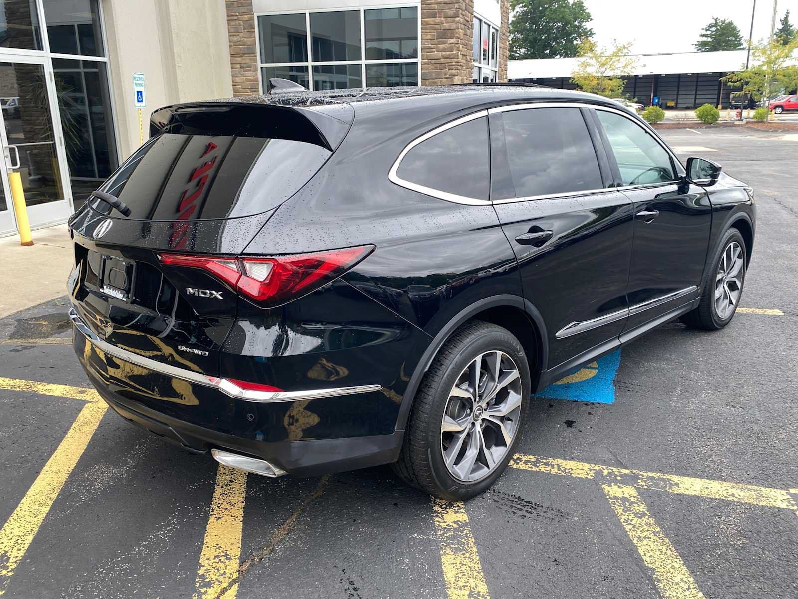 Used 2024 Acura MDX w/ Technology Package AWD/4WD image 4