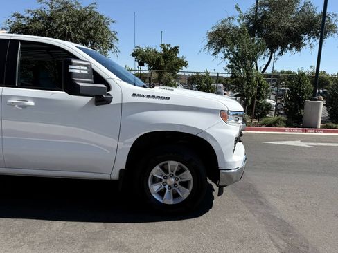 Used 2024 Chevrolet Silverado 1500 LT w/ Convenience Package II AWD/4WD image 4