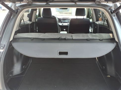 Used 2018 Toyota RAV4 Limited FWD image 32