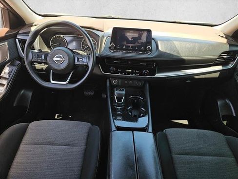 Used 2022 Nissan Rogue SV FWD image 14