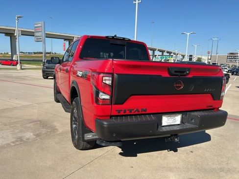 Used 2024 Nissan Titan PRO-4X w/ Pro-4x Convenience Package AWD/4WD image 8