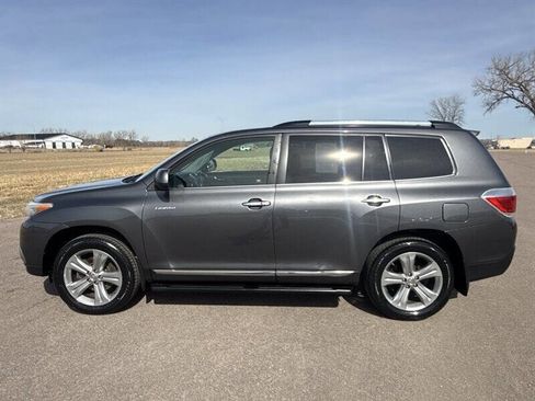 Used 2013 Toyota Highlander Limited image 3