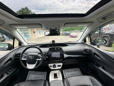 Used 2016 Toyota Prius Four w/ Advanced Technology Package FWD image 22