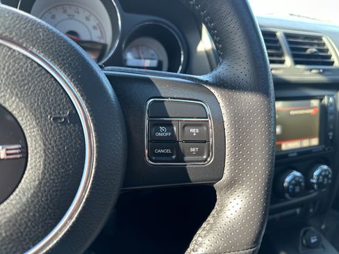 Used 2014 Dodge Challenger R/T image 18