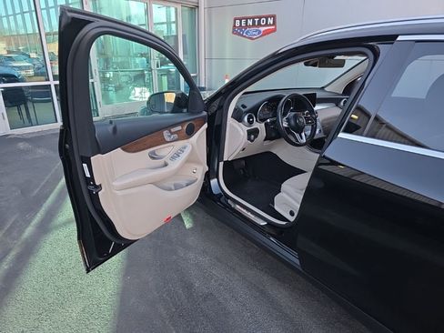Used 2022 Mercedes-Benz GLC 300 GLC 300 image 8
