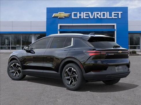 New 2026 Chevrolet Equinox EV LT FWD image 3