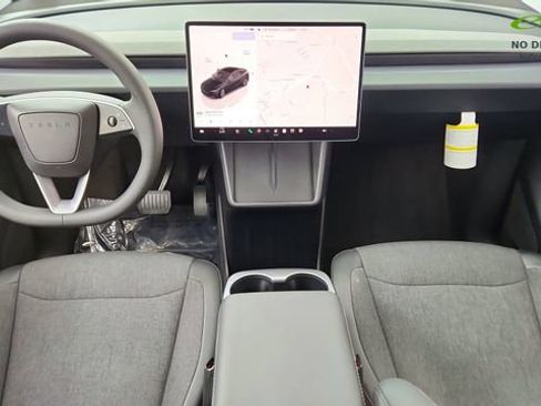 Used 2026 Tesla Model Y 2WD image 79