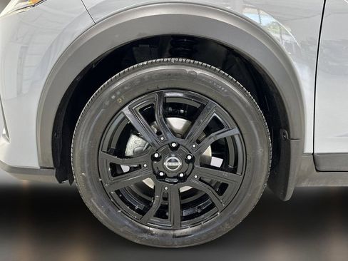 Used 2024 Nissan Kicks SR w/ SR Premium Package FWD image 9