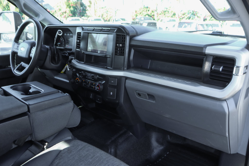 Used 2023 Ford F250 XL w/ XL Chrome Package RWD image 34