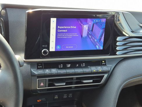 Used 2025 Toyota Camry SE FWD image 21