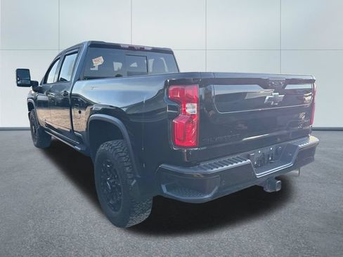 Used 2024 Chevrolet Silverado 2500 High Country w/ High Country Premium Package AWD/4WD image 2