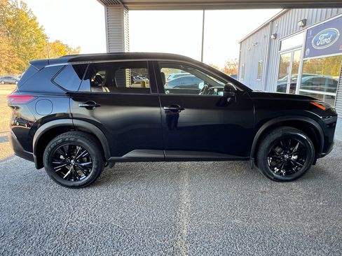 Used 2023 Nissan Rogue SV w/ SV Premium Package image 9