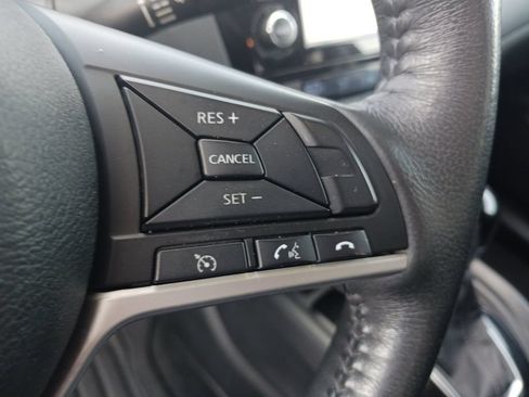 Used 2017 Nissan Rogue SV FWD image 32