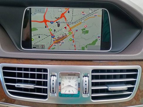 Used 2014 Mercedes-Benz E 250 BlueTEC Sedan image 34