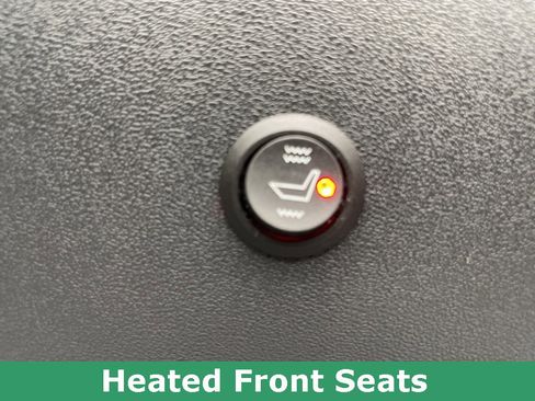 Used 2024 Nissan Titan SV image 23