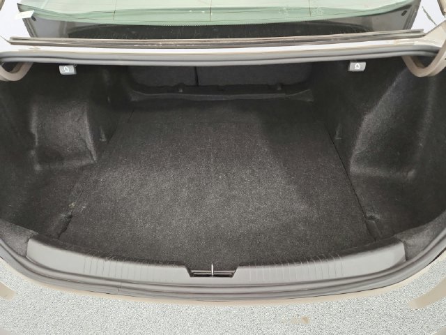 Used 2025 Chevrolet Malibu LT FWD image 21