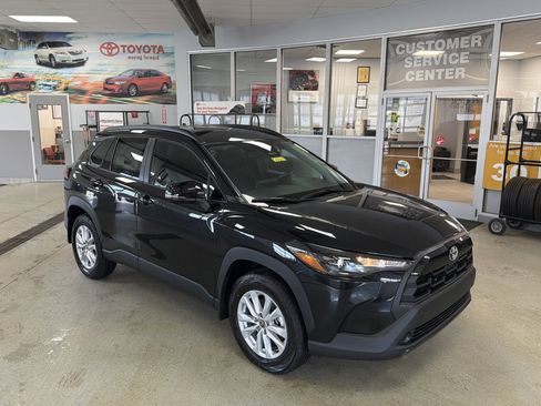 New 2026 Toyota Corolla Cross LE AWD/4WD image 42