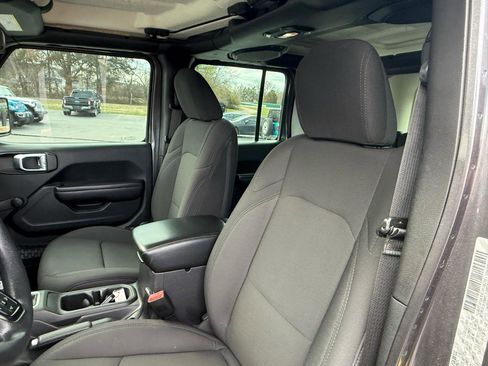 Used 2018 Jeep Wrangler Unlimited Sport image 15