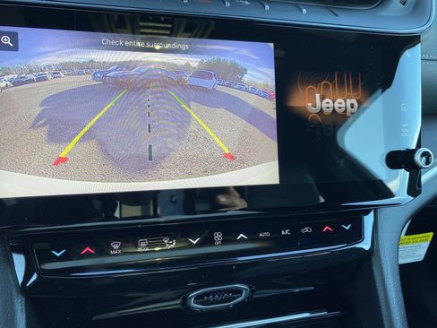 New 2026 Jeep Grand Cherokee Limited w/ Limited Altitude Package image 11