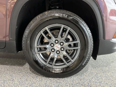 Used 2025 GMC Acadia Elevation image 36