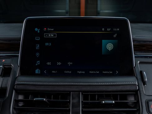 Used 2022 Chevrolet Suburban Z71 w/ Luxury Package image 23