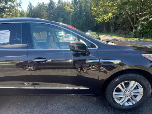 Used 2018 Buick Enclave Essence w/ Trailering Package AWD/4WD image 11