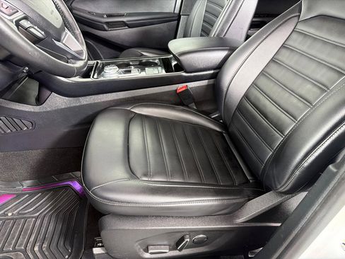 Used 2019 Ford Edge SEL w/ Equipment Group 201A AWD/4WD image 11