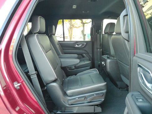 Used 2021 GMC Yukon SLT w/ SLT Luxury Package RWD image 24