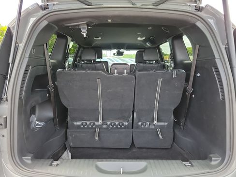 Used 2025 Chrysler Pacifica Select FWD image 7