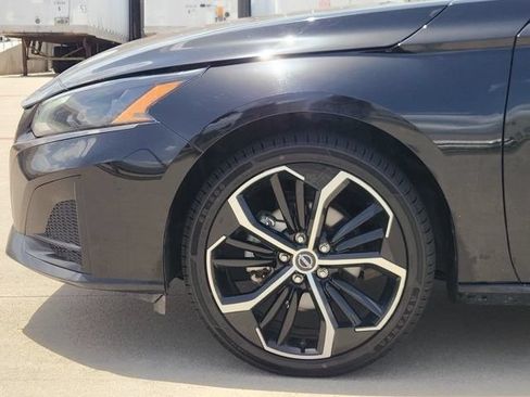 Used 2025 Nissan Altima 2.5 SR FWD image 8