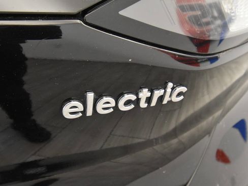 Used 2020 Hyundai Ioniq SE image 31