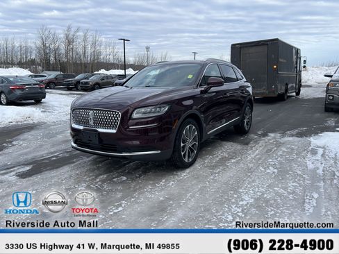 Used 2023 Lincoln Nautilus Reserve w/ Luxury Package image 3