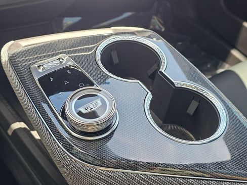 New 2026 Cadillac Optiq Luxury 1 RWD image 32